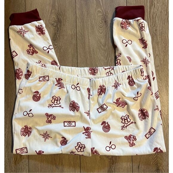 Harry Potter Women’s Size XL Pajama Set Red White Allover Print Velour 2 Piece - Picture 8 of 11